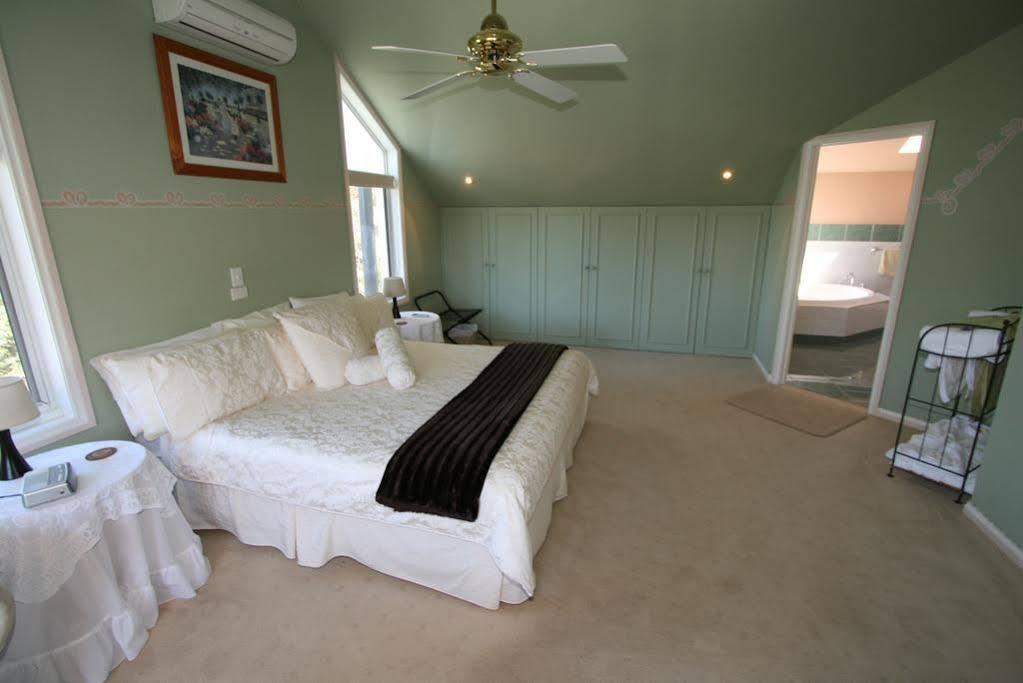 Silver Waters Bed & Breakfast Cowes Eksteriør billede